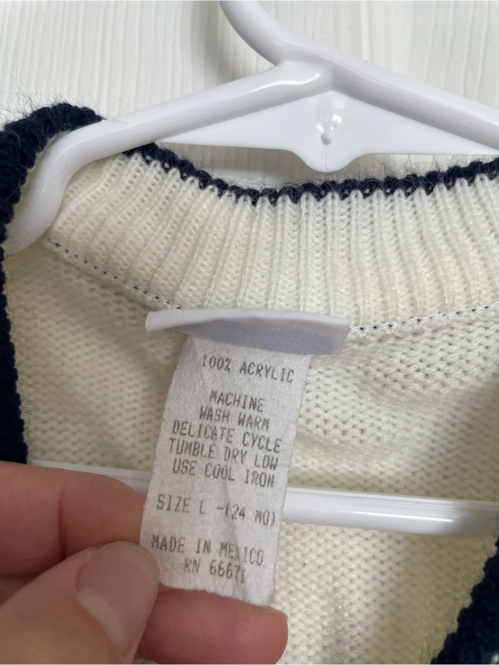 Vintage Carters size 18-24 months Classic Cable-Knit V-Neck Cardigan Sweater